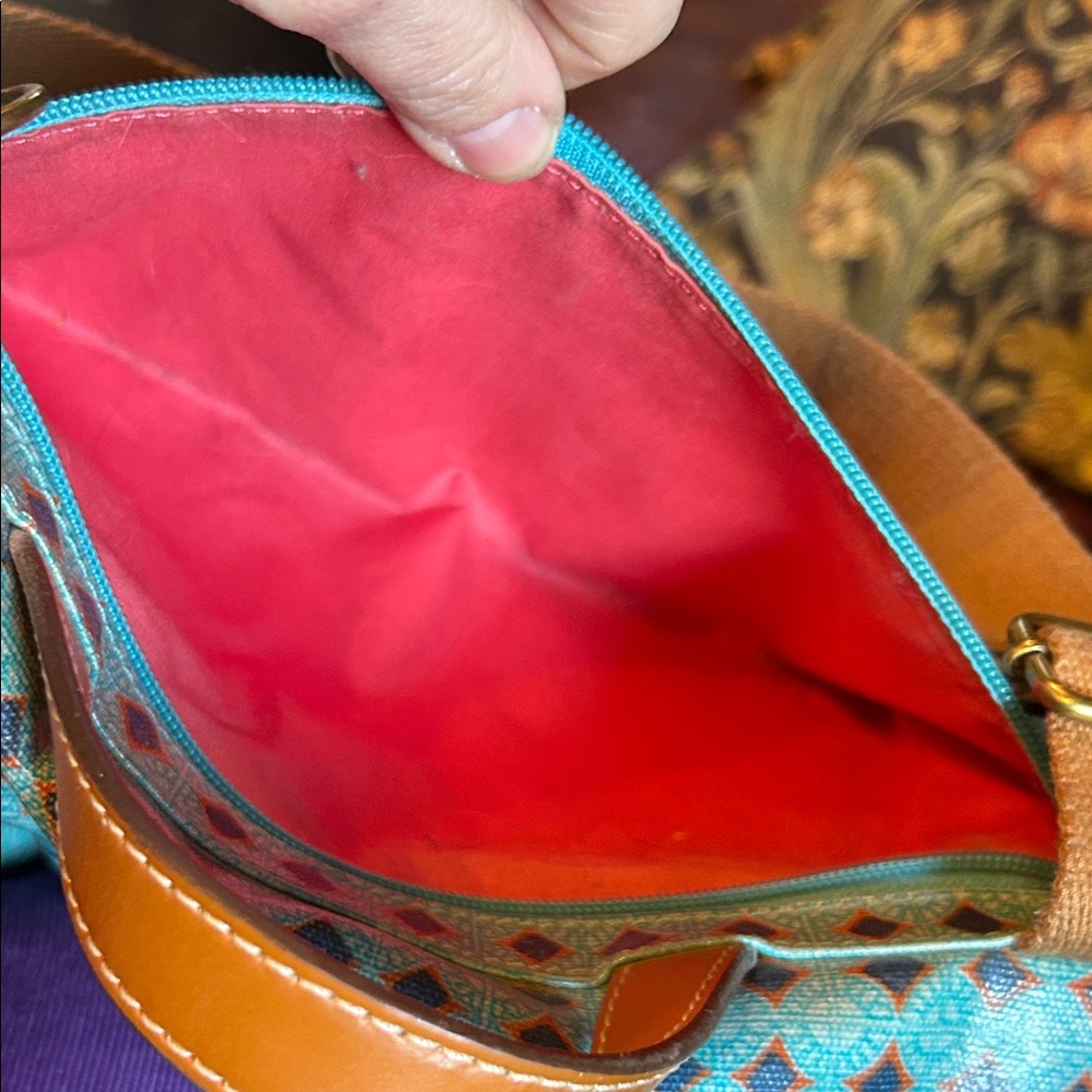 Waterproof Teal and Blue messenger bag from Fossil - Picture 3 of 6